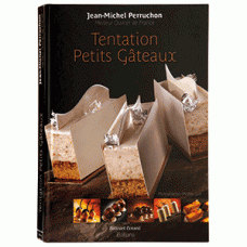 Книга (на франц. ) «Tentation petits gateaux»; бумага